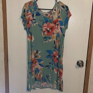 Size large swing dress, fits like a medium